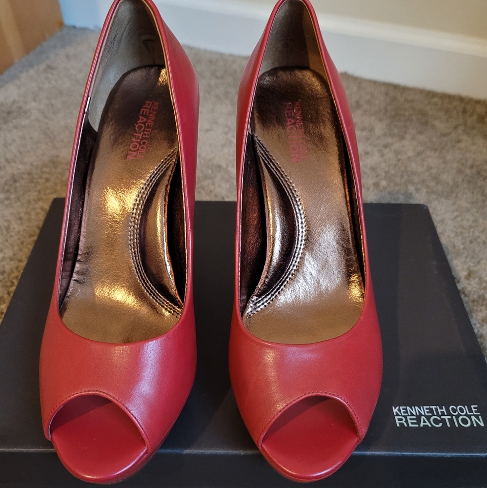 Kenneth Cole Red "Peep Show LE" Pumps Size 8